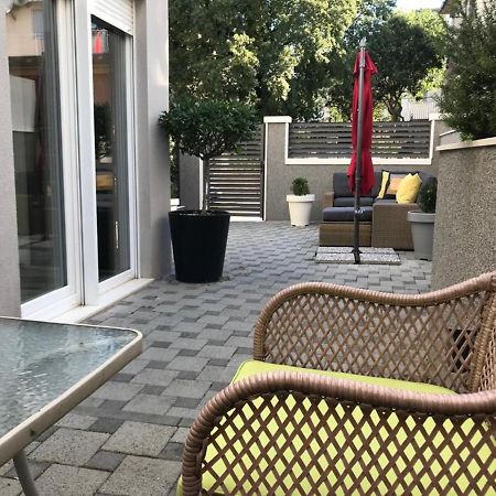 Holiday Home Aspalathos - With Free Parking, Near The Beach, A Few Minutes' Walking Distance To The Unesco Palace สปลิท ภายนอก รูปภาพ