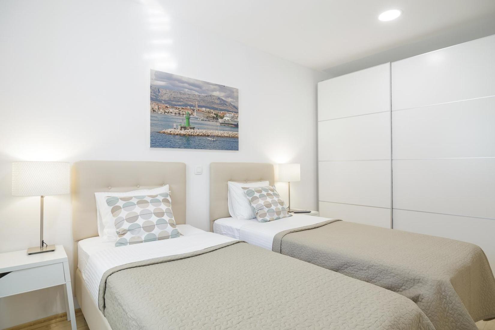 Holiday Home Aspalathos - With Free Parking, Near The Beach, A Few Minutes' Walking Distance To The Unesco Palace สปลิท ภายนอก รูปภาพ