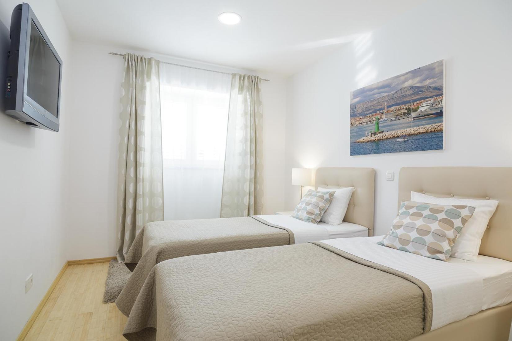 Holiday Home Aspalathos - With Free Parking, Near The Beach, A Few Minutes' Walking Distance To The Unesco Palace สปลิท ภายนอก รูปภาพ