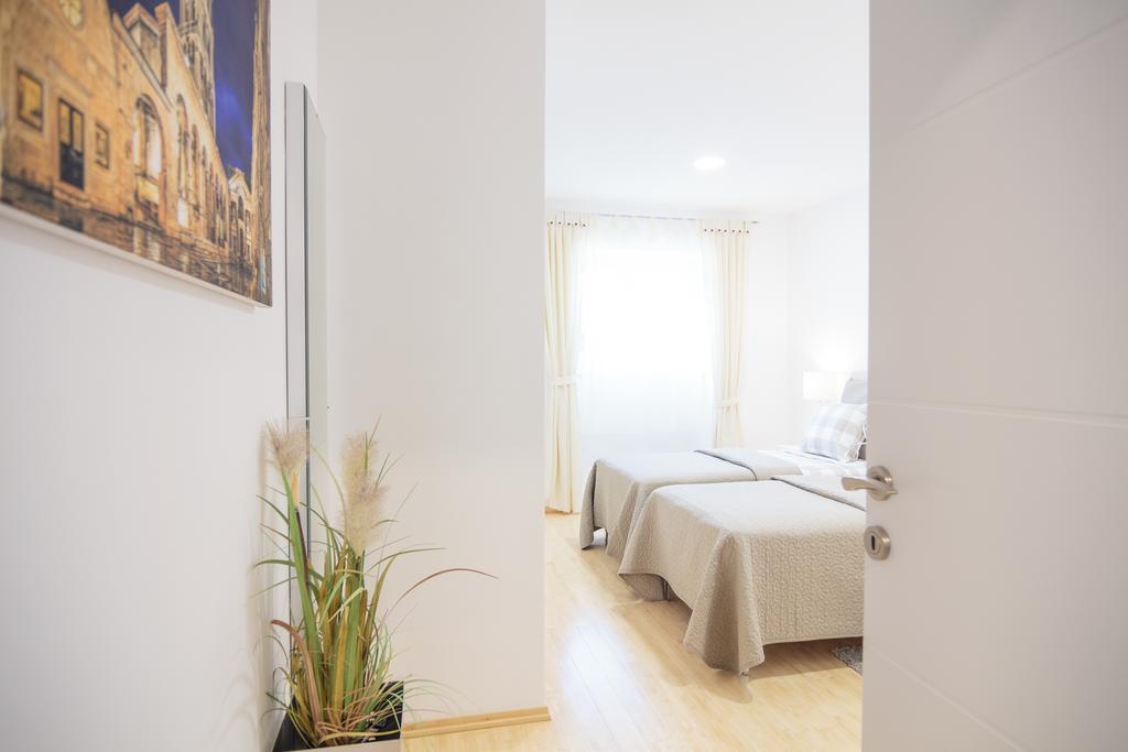 Holiday Home Aspalathos - With Free Parking, Near The Beach, A Few Minutes' Walking Distance To The Unesco Palace สปลิท ภายนอก รูปภาพ