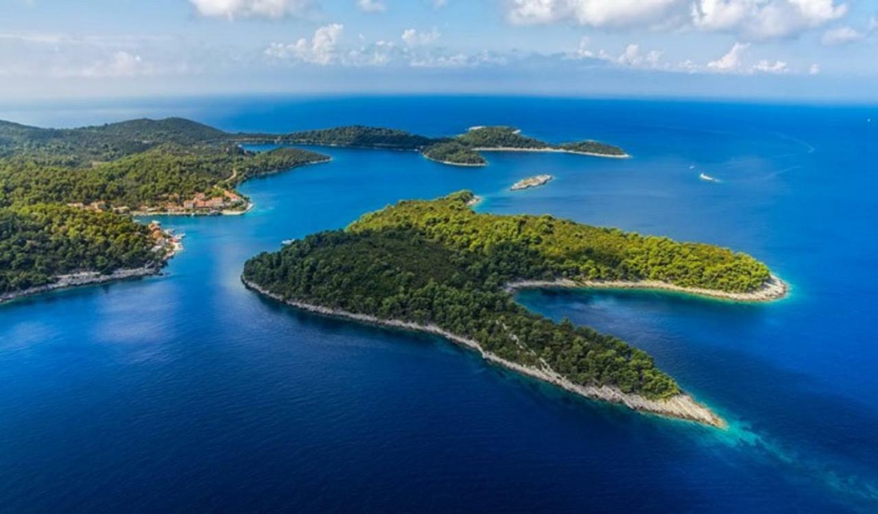 Holiday Home Aspalathos - With Free Parking, Near The Beach, A Few Minutes' Walking Distance To The Unesco Palace สปลิท ภายนอก รูปภาพ