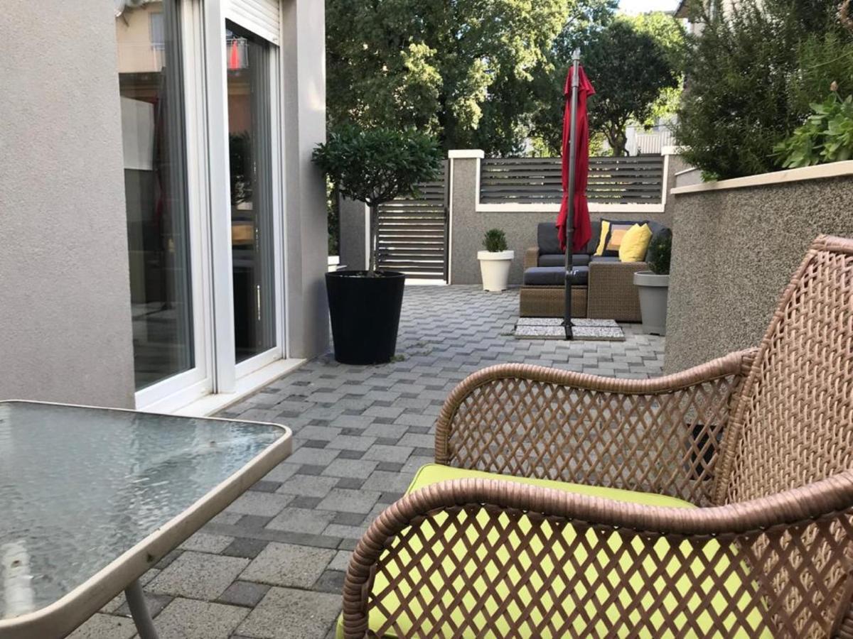 Holiday Home Aspalathos - With Free Parking, Near The Beach, A Few Minutes' Walking Distance To The Unesco Palace สปลิท ภายนอก รูปภาพ