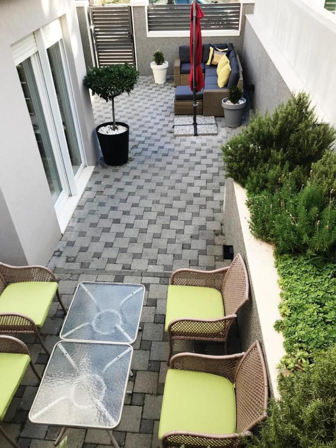 Holiday Home Aspalathos - With Free Parking, Near The Beach, A Few Minutes' Walking Distance To The Unesco Palace สปลิท ภายนอก รูปภาพ